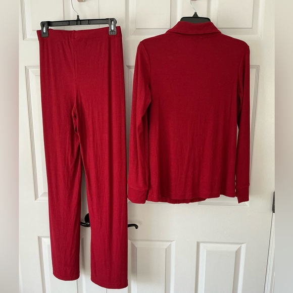 SKIMS Soft Lounge Sleep Set | Red | Size XS - Picture 4 of 5